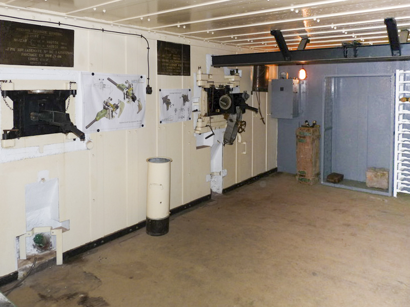 Ligne Maginot - LAUDREFANG - A37 - (Ouvrage d'infanterie) - Bloc 3
Chambre de tir jumelages de mitrailleuses et canon de 47 - ASPOLT