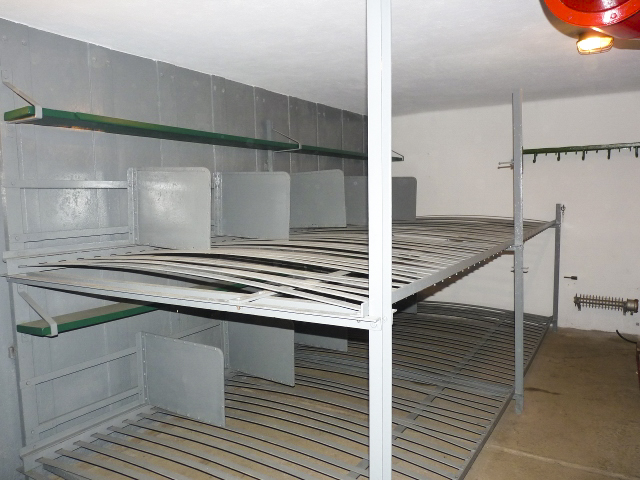 Ligne Maginot - LAUDREFANG - A37 - (Ouvrage d'infanterie) - Bloc 3
Etage intermédiaire
Chambre de troupe restaurée - ASPOLT