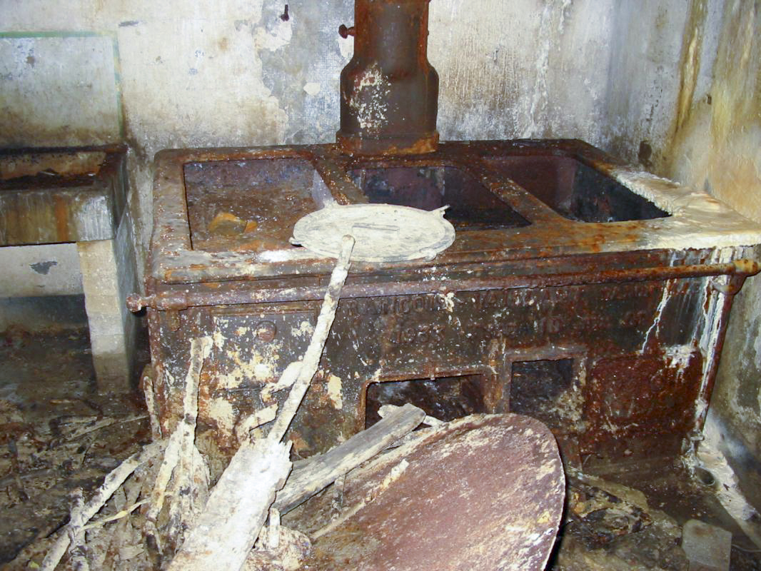 Ligne Maginot - LAUDREFANG - A37 - (Ouvrage d'infanterie) - Casernement
La cuisinière au charbon - Raph