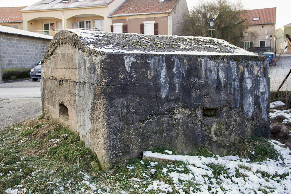 Ligne Maginot - SENTZICH 2 - (Blockhaus pour arme infanterie) - Vue des deux créneaux du blockhaus. - Michel Teiten