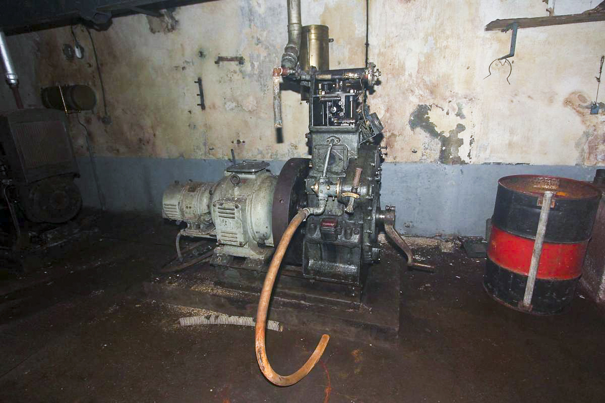 Ligne Maginot - GRASERSLOCH - (Abri) - L'usine électrique
Groupe électrogène à moteur SUPDI - GRAMI