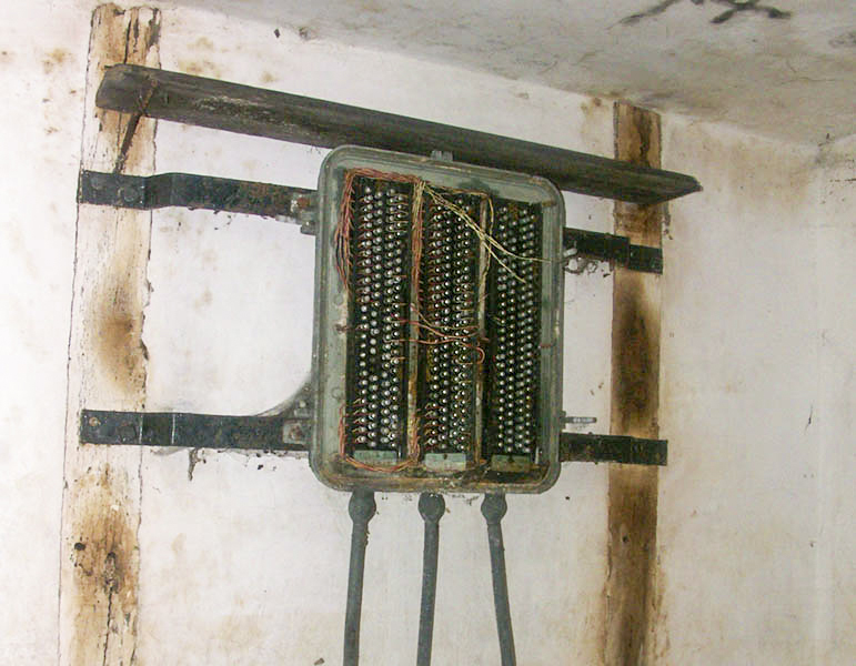 Ligne Maginot - H7 ( Chambre de coupure ) - Ce répartiteur n'est pas d'origine, il date de la refection du réseau dans les années 50 60. - Pascal LAMBERT