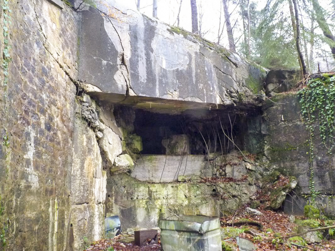 Ligne Maginot - HOCHWALD C2 ( Casemate d'infanterie ) - La chambre de tir - Aditus
