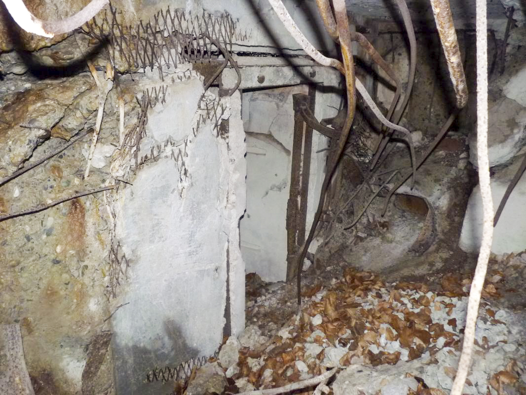 Ligne Maginot - HOCHWALD C2 ( Casemate d'infanterie ) -  - Aditus