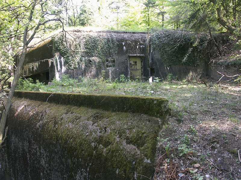 Ligne Maginot - HOCHWALD C3 ( Casemate d'infanterie ) - L'entrée de la casemate, au niveau de la chambre de tir haute - Pascal LAMBERT