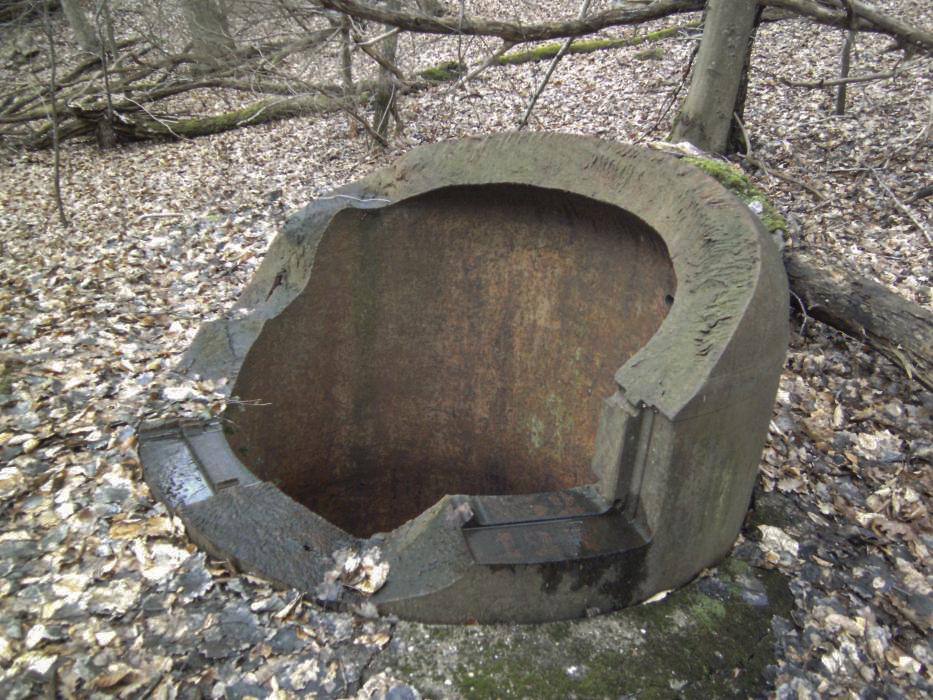 Ligne Maginot - HOCHWALD C8 ( Casemate d'infanterie ) - La deuxième cloche GFM - SCHENDEL Peter