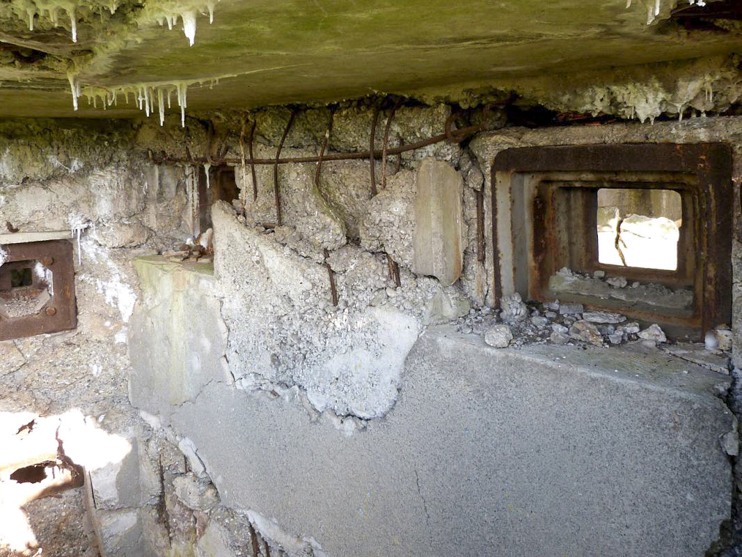 Ligne Maginot - INGOLSHEIM Est ( Casemate d'infanterie ) -  - JMBrams
