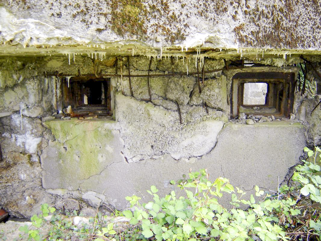 Ligne Maginot - INGOLSHEIM Est ( Casemate d'infanterie ) -  - JMBrams