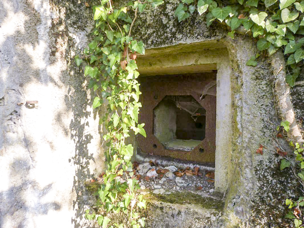 Ligne Maginot - INGOLSHEIM Est ( Casemate d'infanterie ) -  - JMBrams