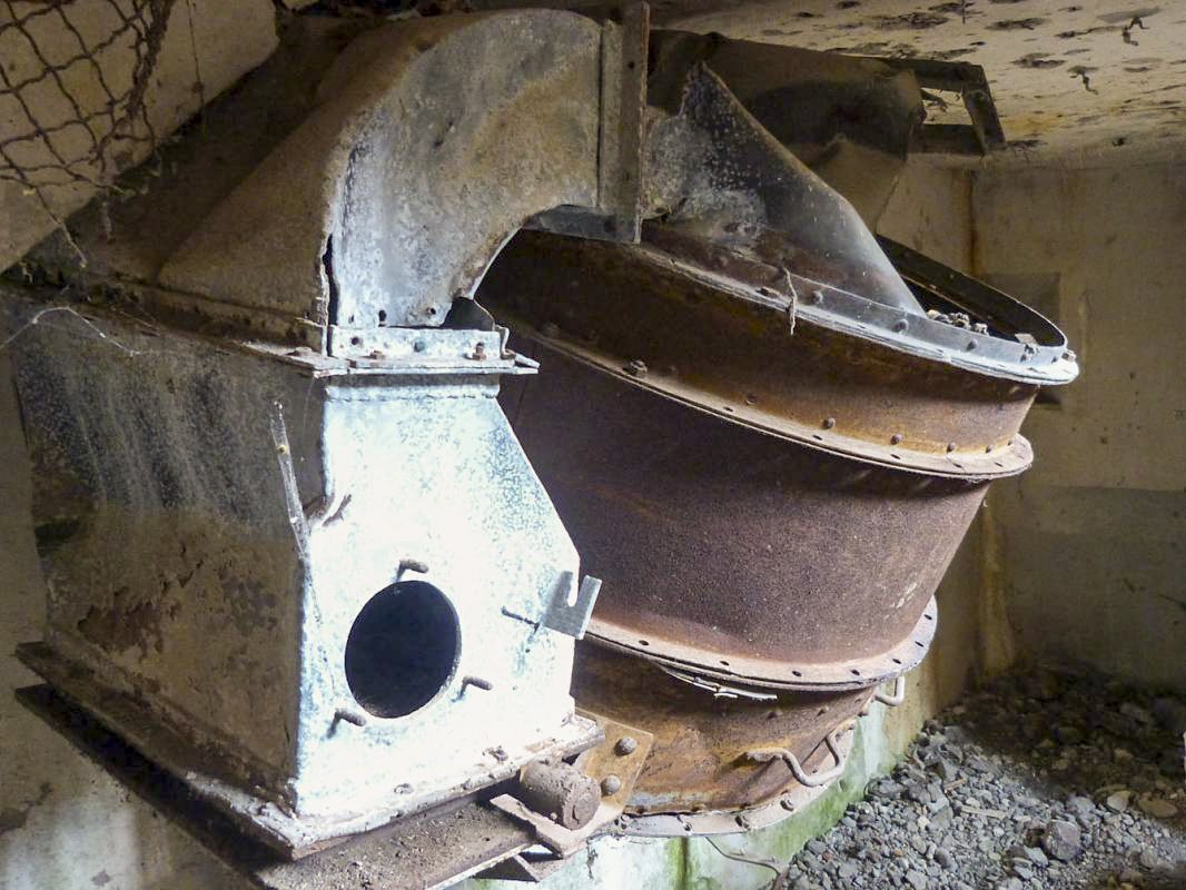 Ligne Maginot - INGOLSHEIM Est ( Casemate d'infanterie ) -  - JMBrams