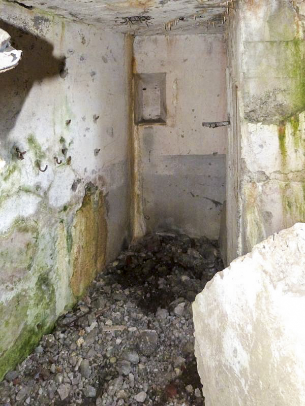 Ligne Maginot - INGOLSHEIM Est ( Casemate d'infanterie ) -  - JMBrams