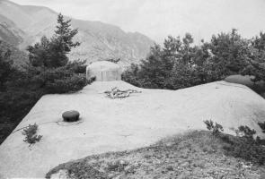 Ligne Maginot - MONTE GROSSO (MG) - E02 - (Ouvrage d'artillerie) - Le bloc 8
La cloche GFM a été reconstruite en béton