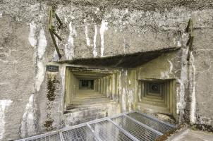 Ligne Maginot - BOIS DU FOUR - A5 - (Ouvrage d'infanterie) - Façade arrière 
Embrasure JM/AC47 & caponnière FM