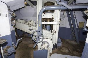 Ligne Maginot - BOIS DU FOUR - A5 - (Ouvrage d'infanterie) - Tourelle de mitrailleuses
Ventilateur et balancier de l’étage inférieur