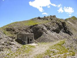 Ligne Maginot - GRANGES COMMUNES - (Ouvrage d'infanterie) - Bloc 1
Vue d'ensemble, le bloc d'entrée est au premier plan