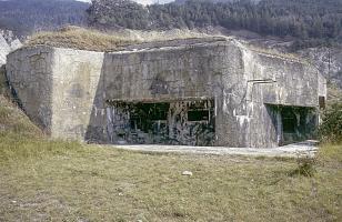 Ligne Maginot - ANNEXE DE SAINT ANTOINE - (Casemate d'infanterie - Simple) - Vue générale en 1980
La peinture de camouflage est encore visible