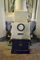 Ligne Maginot - BOIS KARRE - A12 - (Ouvrage d'infanterie) - Pied de tourelle
Bac de récupération des étuis, éclairé pour vérifier le remplissage.