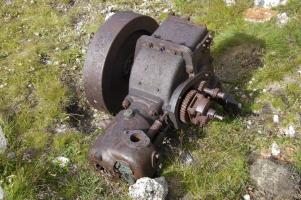 Ligne Maginot - FREJUS - (Casernement) - Les vestiges du groupe électrogène alimentant les baraquements