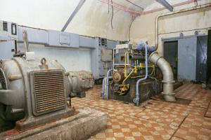 Ligne Maginot - Ouvrage d'artillerie du PAS du ROC - L'usine électrique
Groupe électrogène à moteur Altshom de 54 CV