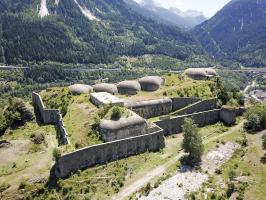 Ligne Maginot - REPLATON (QUARTIER ARC - 71° BAF) - (Position d'artillerie préparée) - Vue aérienne sur le front de gorge