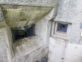 Ligne Maginot - SAINT GOBAIN - (Ouvrage d'infanterie) - Bloc 1
Détail d'un créneau de mortier et du créneau FM de défense du fossé
