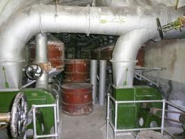 Ligne Maginot - SAINT GOBAIN - (Ouvrage d'infanterie) - Salle de neutralisation de l'ouvrage
De chaque cotés, les ventilateurs air gazé 