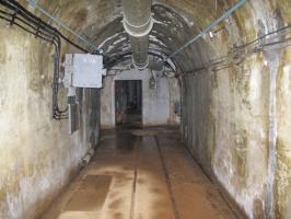 Ligne Maginot - SAPEY - (Ouvrage d'artillerie) - Bas des blocs 1 et 2
Noter la plaque tournante pour aiguiller les wagonnets