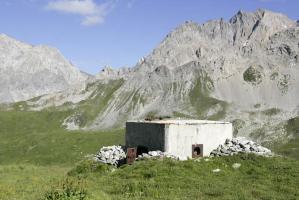 Ligne Maginot - VALLEE ETROITE - (Ouvrage d'infanterie) - Le bloc 2
Sortie de secours et créneau pour FM 24/29