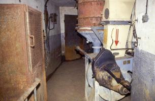 Ligne Maginot - BOIS DE KANFEN OUEST - C42 - (Casemate d'infanterie - Simple) - L'intérieur de la casemate
Ventilateur type A avec son filtre SP 36