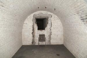 Ligne Maginot - I6 - (Abri) - Salle à l'extrémité de l'aile gauche
L'accès au blockhaus mitrailleuses qui avait été muré