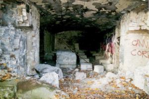 Ligne Maginot - OUVRAGE NEY-RAPP - (Position d'artillerie préparée) - Caserne
Chambre de troupe de l'aile gauche dont la façade à été soufflée par les destructions françaises