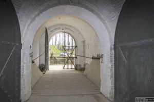 Ligne Maginot - FORT PETAIN  FRERE (172° RIF) - (PC de Sous-Secteur) - Pont-levis et porte de la poterne d'entrée 