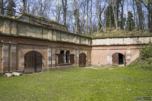 Ligne Maginot - FORT PETAIN  FRERE (172° RIF) - (PC de Sous-Secteur) - Casemates de rempart de l'aile droite
Laboratoire d'artillerie et magasin à poudre de guerre