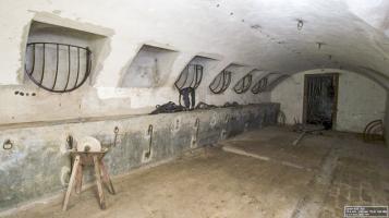 Ligne Maginot - FORT PETAIN  FRERE (172° RIF) - (PC de Sous-Secteur) - Ancien magasin transformé en écurie