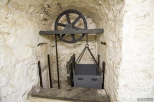 Ligne Maginot - FORT PETAIN  FRERE (172° RIF) - (PC de Sous-Secteur) - Monte-charge à munitions dans la traverse abri de rempart