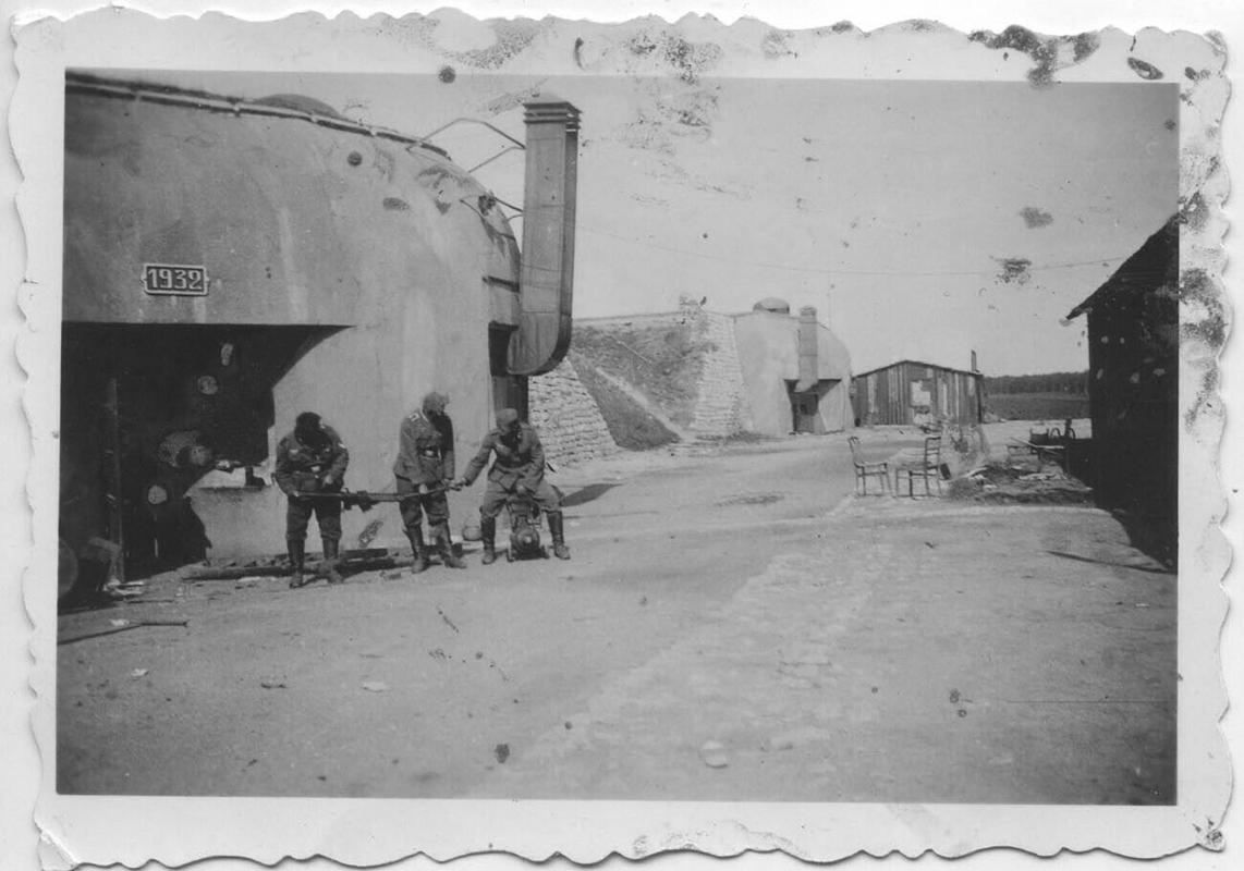 Ligne Maginot - PETIT REDERCHING - (Abri) - Récupération de matériel par l'armée allemande - Inconnu