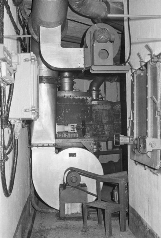 Ligne Maginot - MONTE GROSSO (MG) - E02 - (Ouvrage d'artillerie) - Bloc 3
Ventilation du local de récupération des douilles des 75 Mle29 - Alain LOVINY