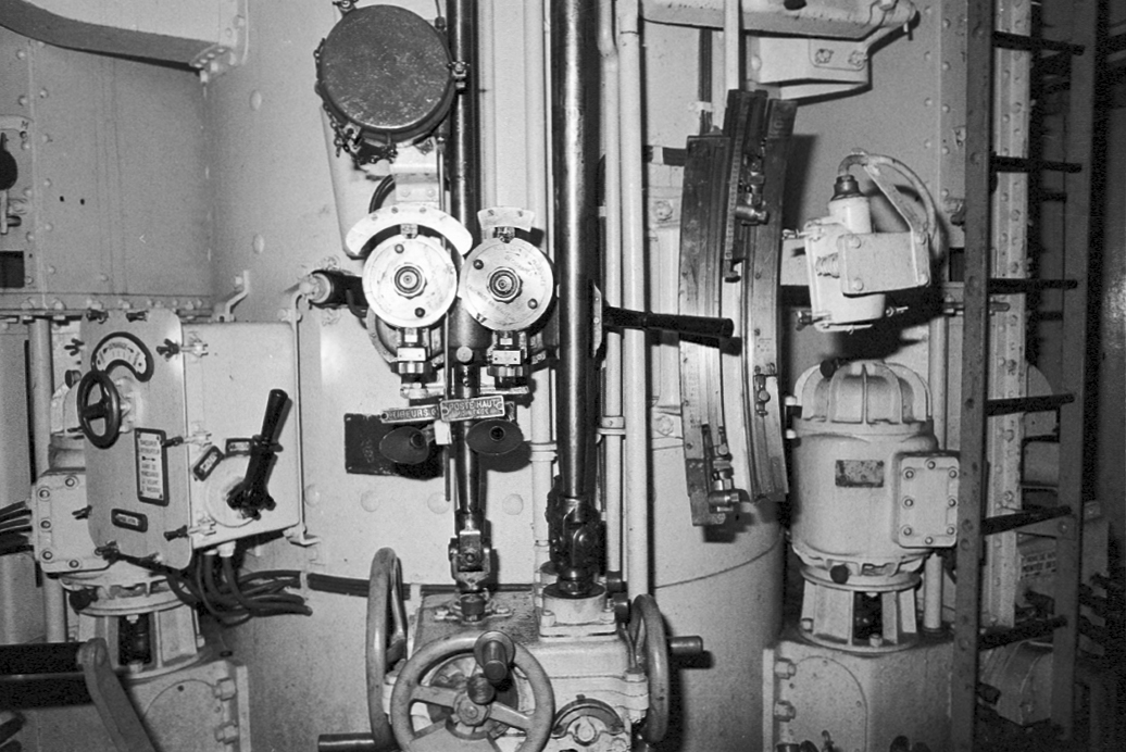 Ligne Maginot - Ouvrage d'artillerie du MONTE-GROSSO - Bloc 5
Poste de pointage de la tourelle de 75mm - Alain LOVINY