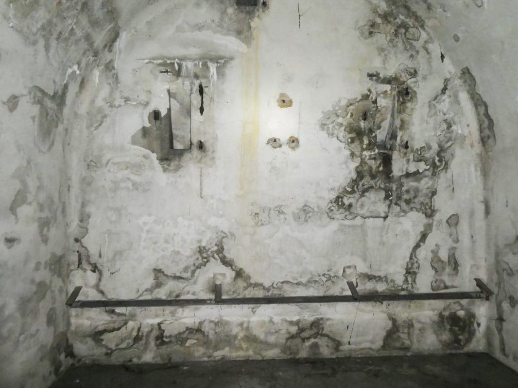 Ligne Maginot - BERGHE SUD (TUNNEL DE) - (Blockhaus pour arme infanterie) - Chambrée, créneaux de pied - ELLENA - CUNY