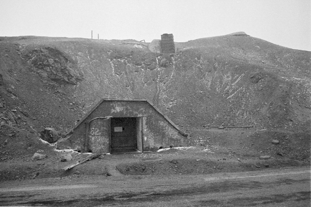 Ligne Maginot - RESTEFOND - (Ouvrage d'artillerie) - Son entrée en 1982 et la protection du bloc cheminée encore en place - Alain Loviny