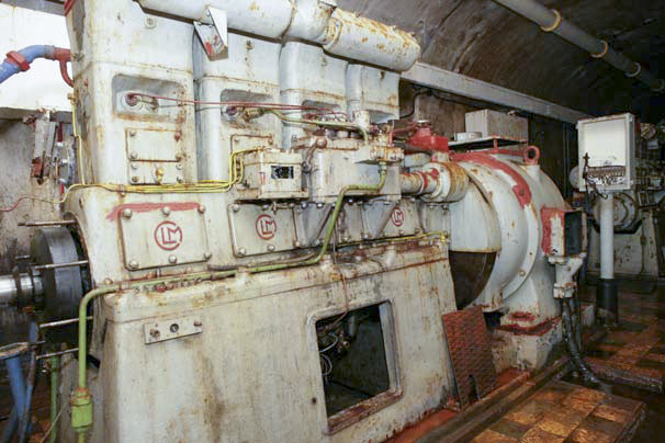 Ligne Maginot - RESTEFOND - (Ouvrage d'artillerie) - Usine électrique
Groupe électrogène à moteur CLM 408 - ZEIG Marc