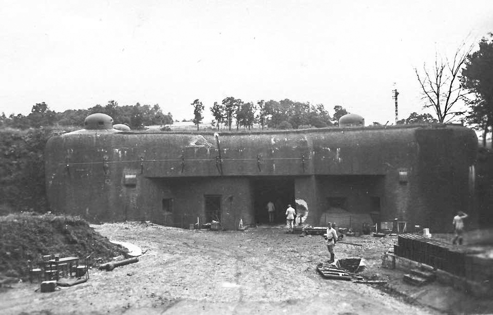 Ligne Maginot - LE CHESNOIS - CHENOIS - (Ouvrage d'artillerie) - L'entrée mixte en 1940 - Inconnu