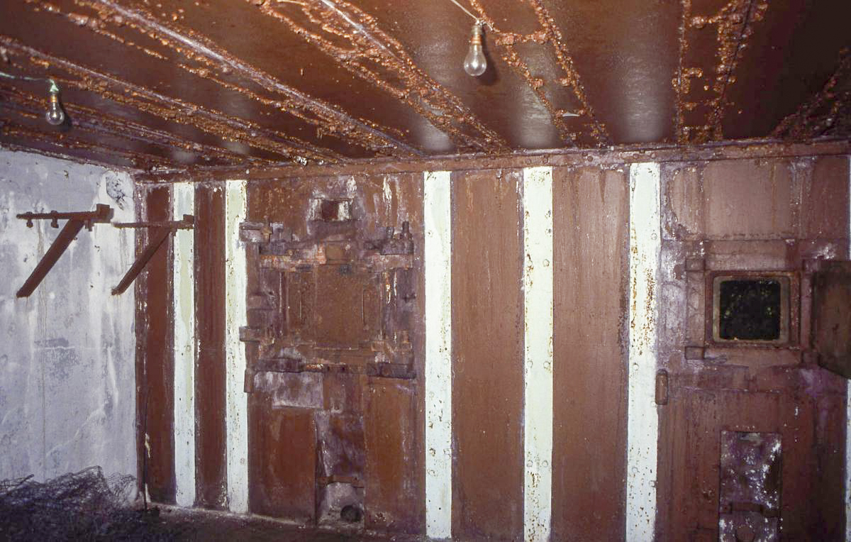 Ligne Maginot - BOIS DU FOUR - A5 - (Ouvrage d'infanterie) - La chambre de tir Ouest - Valentin Hemmert
