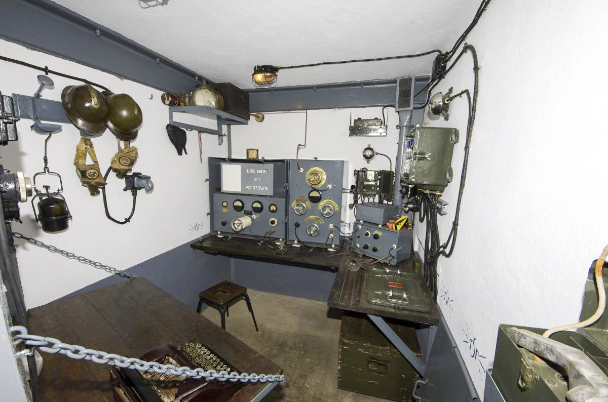 Ligne Maginot - BOIS DU FOUR - A5 - (Ouvrage d'infanterie) - Le poste émetteur récepteur de TSF - AURET Vincent