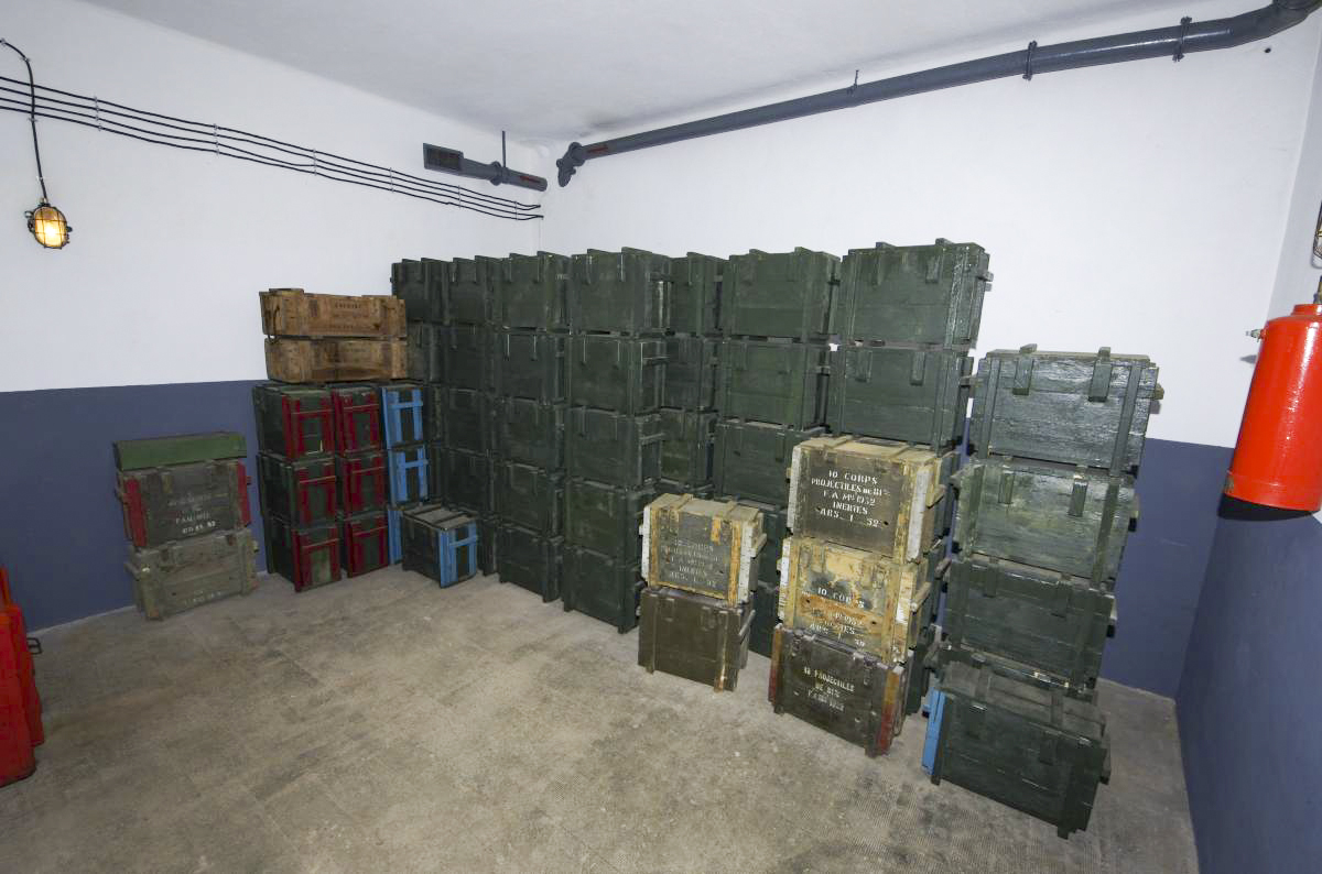 Ligne Maginot - BOIS DU FOUR - A5 - (Ouvrage d'infanterie) - Chambre de tir mortier Est
Magasin à munitions de 81 - AURET Vincent