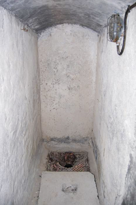 Ligne Maginot - ANCIEN CAMP - (Abri) - Couloir nord
Latrine - Michal Prasil