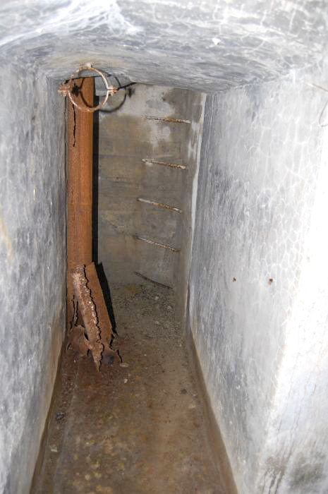 Ligne Maginot - ANCIEN CAMP - (Abri) - Cheminée nord - Michal Prasil