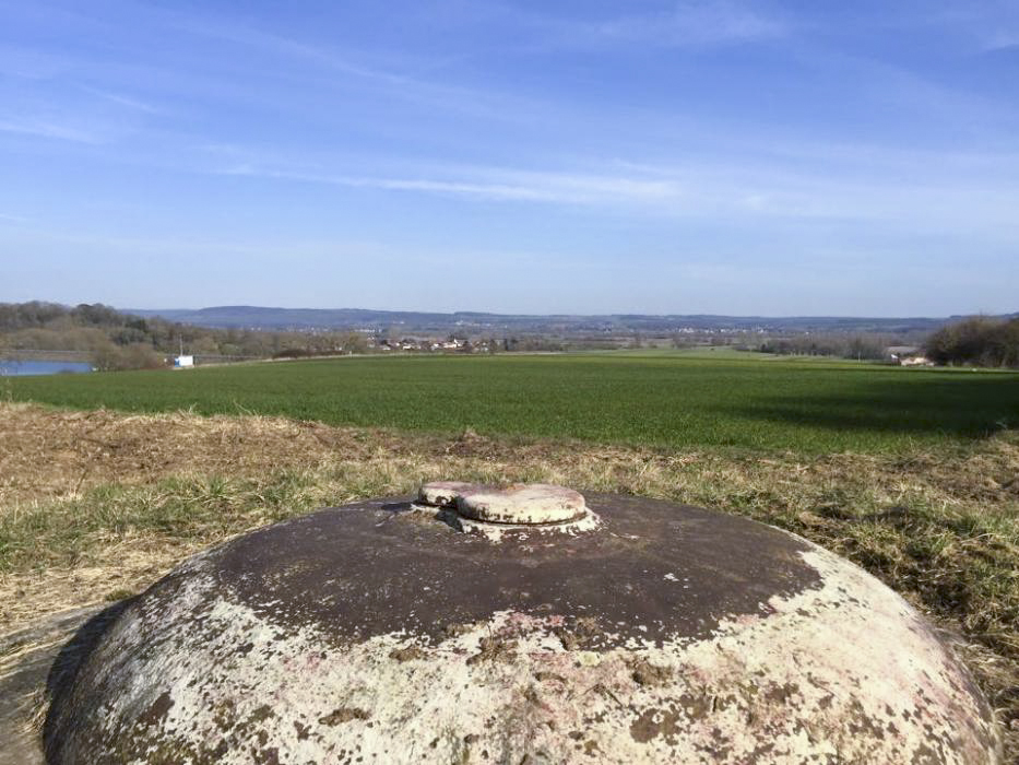 Ligne Maginot - CATTENOM - O20 - (Observatoire d'artillerie) - La cloche VP et une idée du secteur couvert vers la Moselle - NOEL Yves - AOM 22 juin