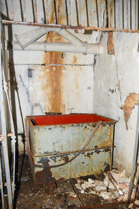 Ligne Maginot - NORD OUEST DE FONTVIVE (NOF) - (Abri) - Transformateur HT - Michal Prasil