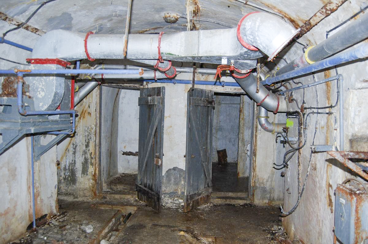 Ligne Maginot - NORD OUEST DE FONTVIVE (NOF) - (Abri) - Usine, à gauche latrines, à droite lavabos - Michal Prasil